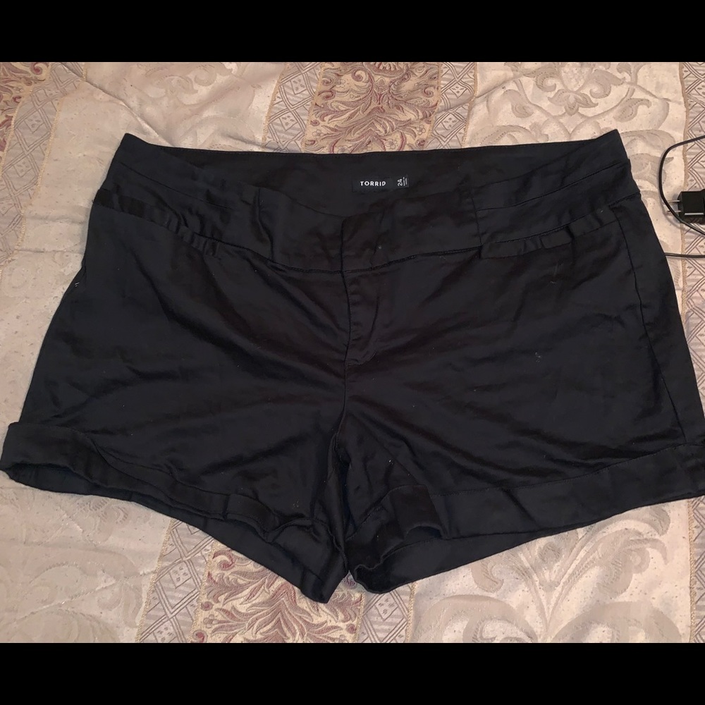 Torrid tuxedo style black shorts size  24